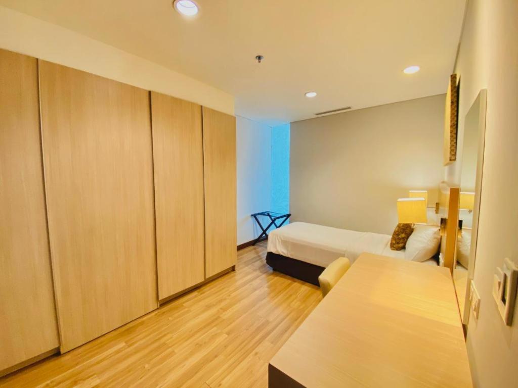 The H Tower Rasuna Suites Kuningan Jakarta By Villaloka Buitenkant foto