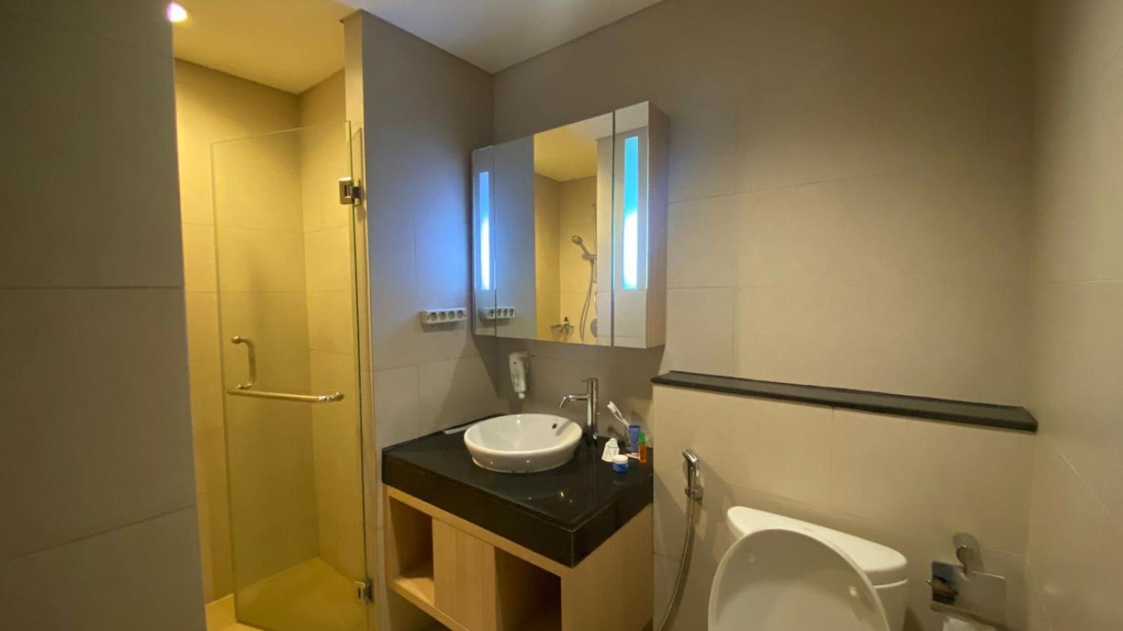 The H Tower Rasuna Suites Kuningan Jakarta By Villaloka Buitenkant foto