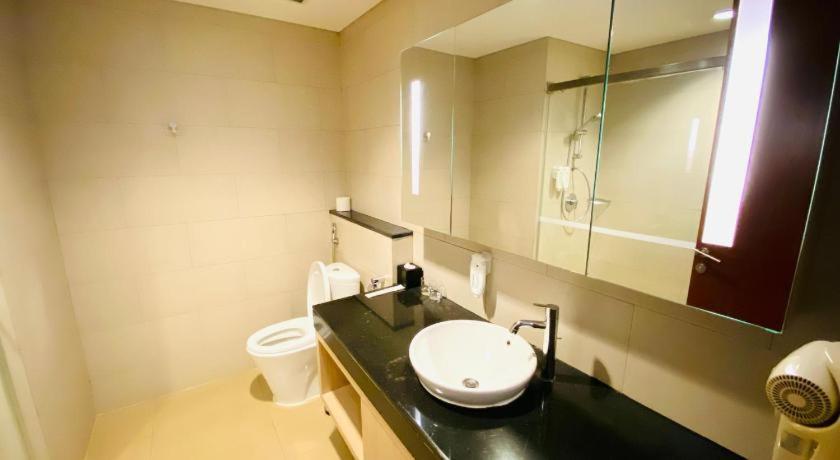 The H Tower Rasuna Suites Kuningan Jakarta By Villaloka Buitenkant foto